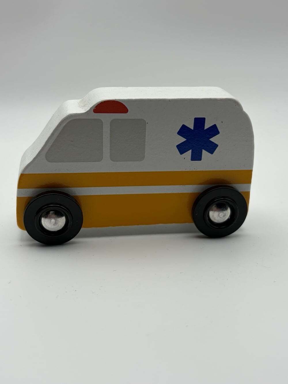 Melissa & Doug Wooden Ambulance LQ24192 3.5”x2”x1”